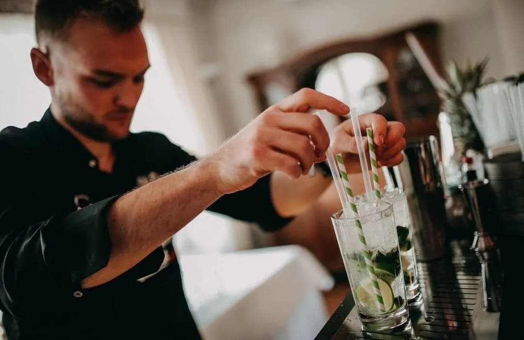 Ile napojów na chrzciny? Sprawdź, co zaserwować gościom