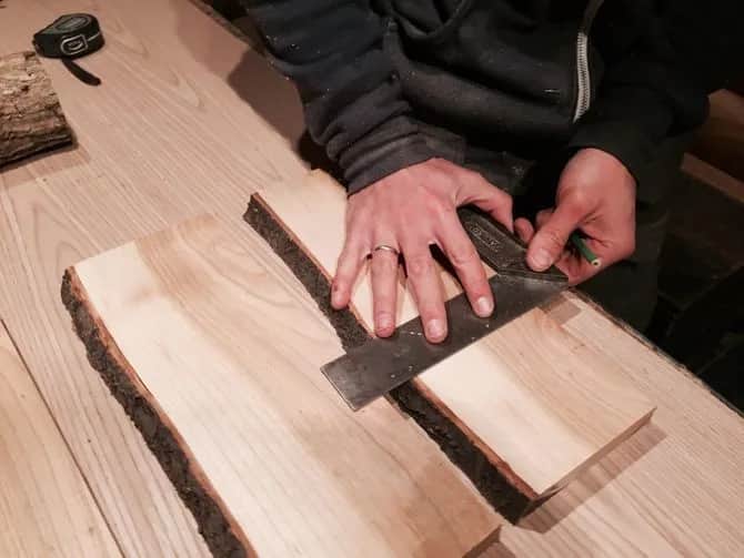 Jak zrobić stojak pod choinkę - proste kroki, które ułatwią zadanie