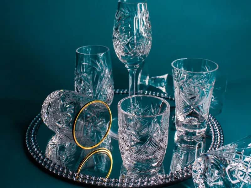 Czy na chrzcinach pije się alkohol? Odkryj różnice w tradycjach